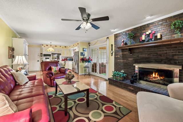 1202 Sycamore Valley Rd, Ashland City, TN 37015