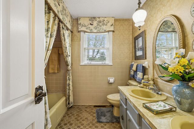 1202 Sycamore Valley Rd, Ashland City, TN 37015