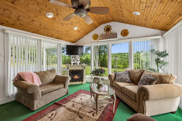 1202 Sycamore Valley Rd, Ashland City, TN 37015