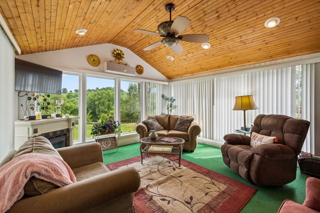 1202 Sycamore Valley Rd, Ashland City, TN 37015