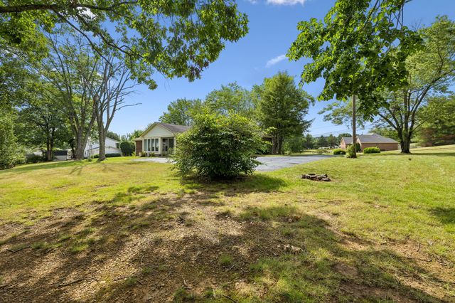 1202 Sycamore Valley Rd, Ashland City, TN 37015