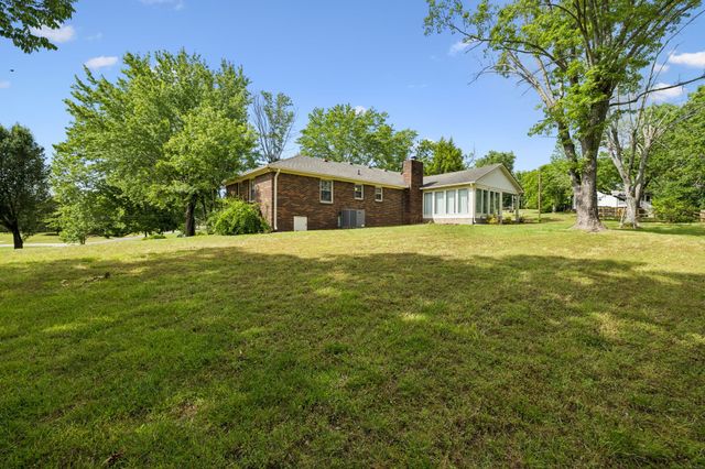 1202 Sycamore Valley Rd, Ashland City, TN 37015