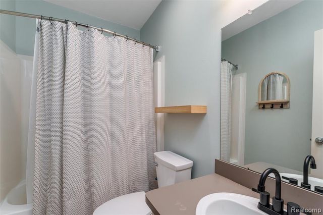 7609 Woodward Avenue, Detroit, MI 48202