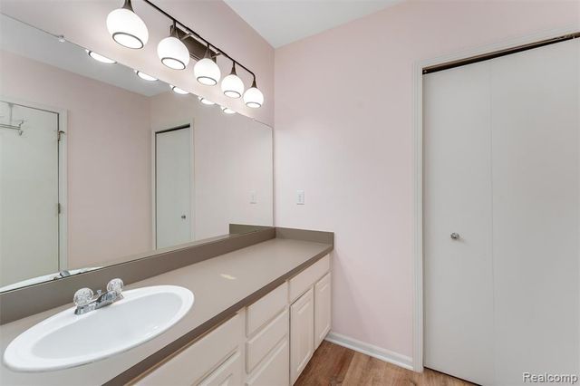 7609 Woodward Avenue, Detroit, MI 48202