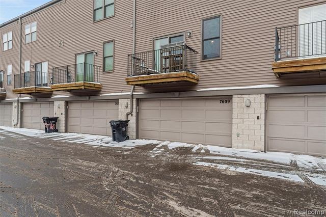 7609 Woodward Avenue, Detroit, MI 48202