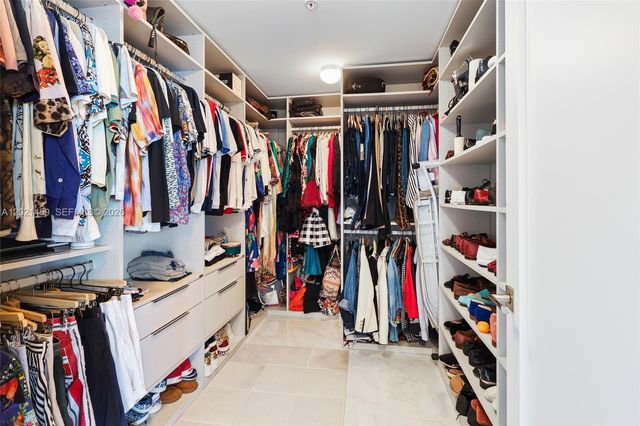 17301 Biscayne Blvd 1008, North Miami Beach, FL 33160