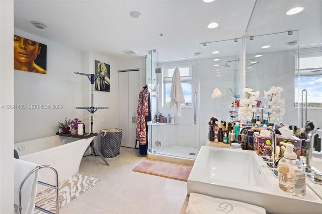 17301 Biscayne Blvd 1008, North Miami Beach, FL 33160