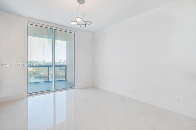 17301 Biscayne Blvd 1008, North Miami Beach, FL 33160