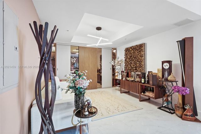 17301 Biscayne Blvd 1008, North Miami Beach, FL 33160