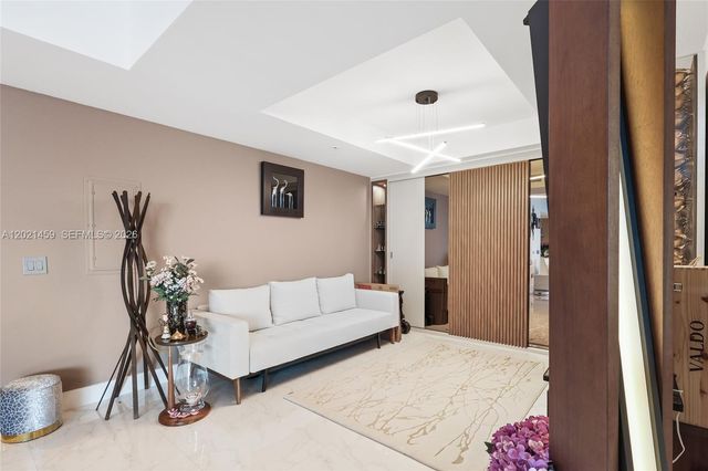 17301 Biscayne Blvd 1008, North Miami Beach, FL 33160