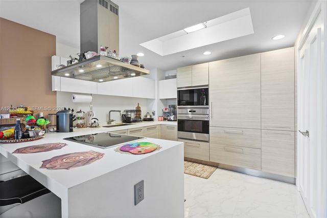 17301 Biscayne Blvd 1008, North Miami Beach, FL 33160