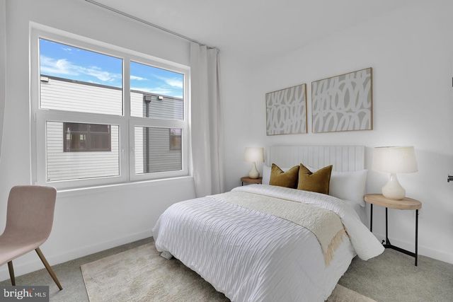 2447 SHANNON PL SE, Washington, DC 20020
