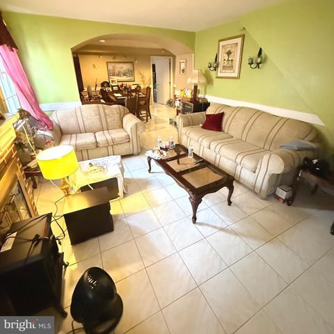 306 S CAROL BLVD, Upper Darby, PA 19082