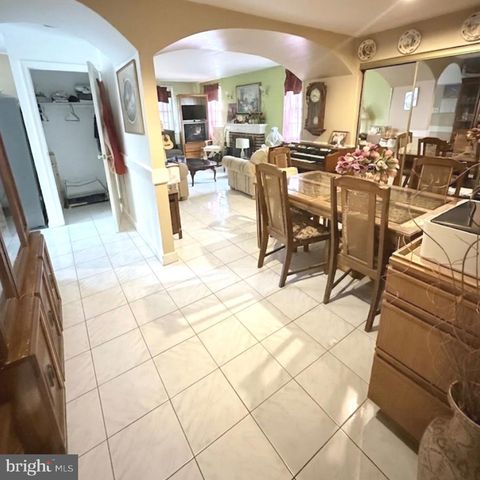 306 S CAROL BLVD, Upper Darby, PA 19082