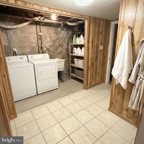 306 S CAROL BLVD, Upper Darby, PA 19082