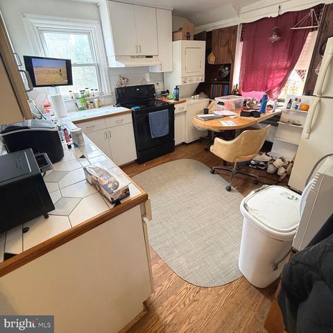 306 S CAROL BLVD, Upper Darby, PA 19082