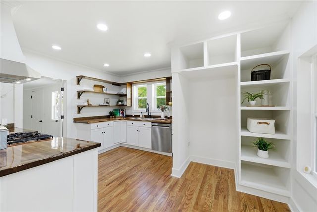 511 W Broad Street, Iva, SC 29655