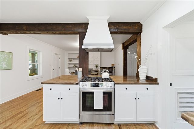 511 W Broad Street, Iva, SC 29655