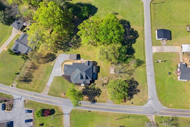 511 W Broad Street, Iva, SC 29655