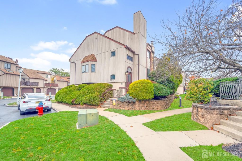 96 Diamond Lane, Old Bridge, NJ 08857