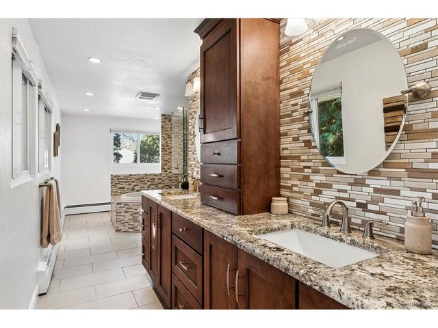 930 Reed Ct, Lakewood, CO 80214