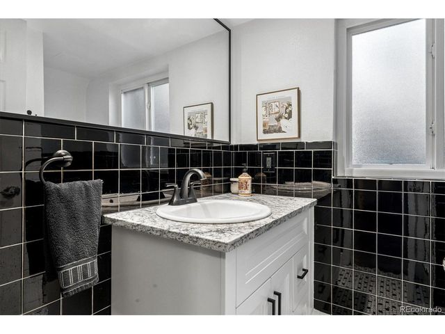 930 Reed Ct, Lakewood, CO 80214