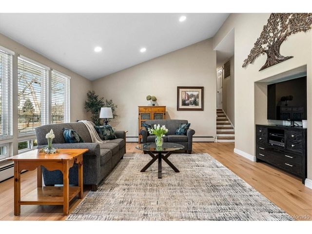 930 Reed Ct, Lakewood, CO 80214