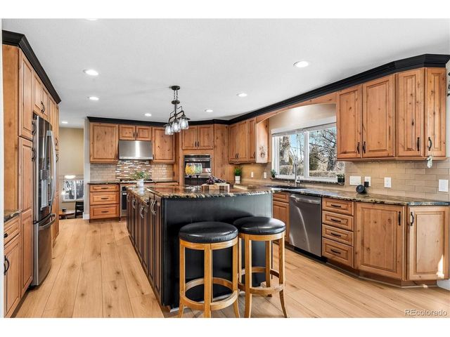 930 Reed Ct, Lakewood, CO 80214