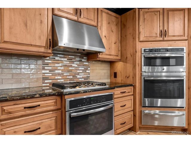 930 Reed Ct, Lakewood, CO 80214