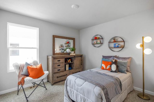 5708 152nd Street, Urbandale, IA 50111