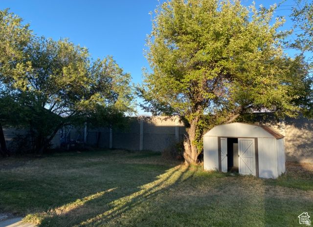 6863 S DIXIE DR DR, West Jordan, UT 84084