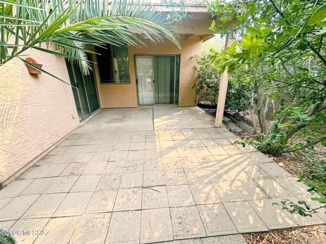 8640 S Desert Dove Drive, Tucson, AZ 85747