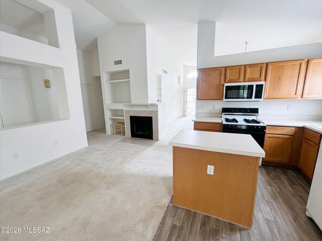 8640 S Desert Dove Drive, Tucson, AZ 85747