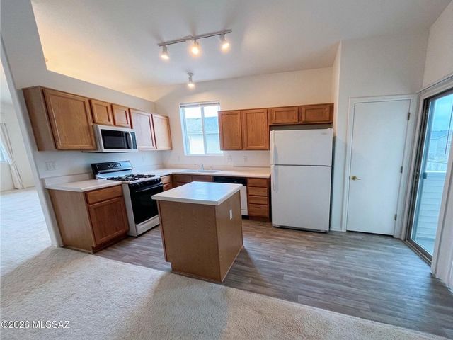 8640 S Desert Dove Drive, Tucson, AZ 85747