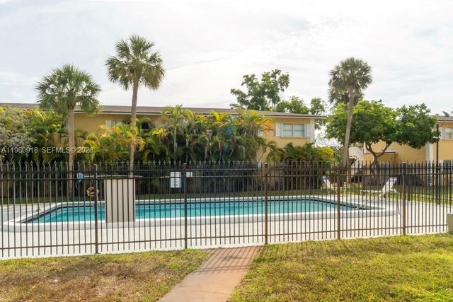 550 SE 2nd Ave G25, Deerfield Beach, FL 33441