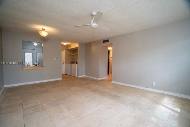 550 SE 2nd Ave G25, Deerfield Beach, FL 33441