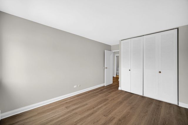 9725 S Karlov Avenue 402, Oak Lawn, IL 60453