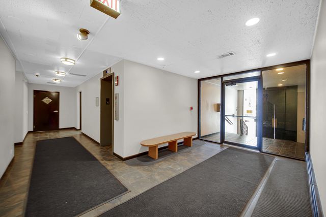 9725 S Karlov Avenue 402, Oak Lawn, IL 60453