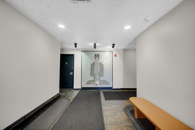 9725 S Karlov Avenue 402, Oak Lawn, IL 60453