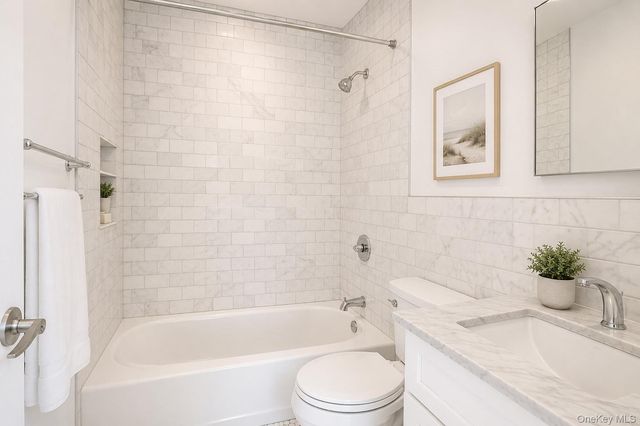 10 Franklin Boulevard 405, Long Beach, NY 11561