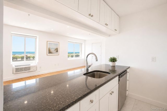 10 Franklin Boulevard 405, Long Beach, NY 11561
