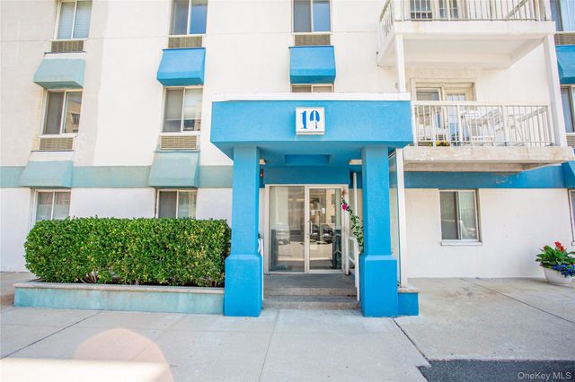 10 Franklin Boulevard 405, Long Beach, NY 11561