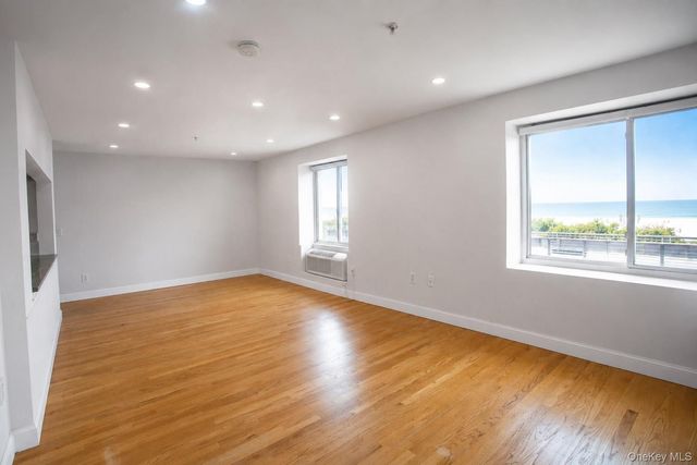 10 Franklin Boulevard 405, Long Beach, NY 11561