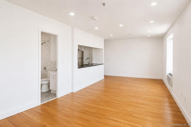 10 Franklin Boulevard 405, Long Beach, NY 11561