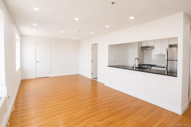 10 Franklin Boulevard 405, Long Beach, NY 11561
