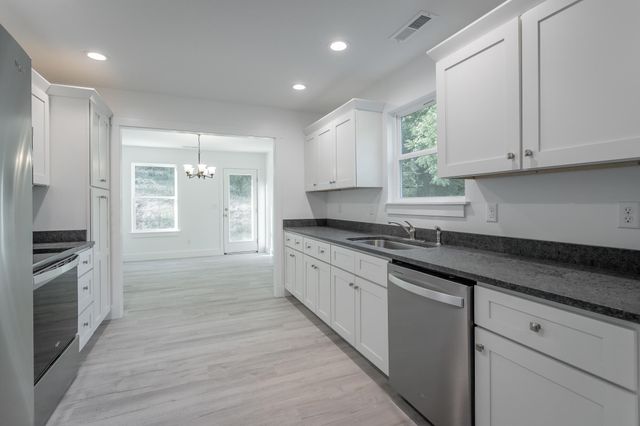 1909 Green Pond Road, Soddy Daisy, TN 37379