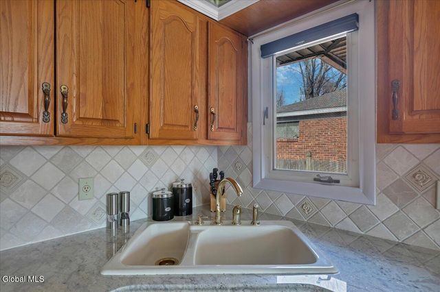 22 Maxwell Street, Albany, NY 12208