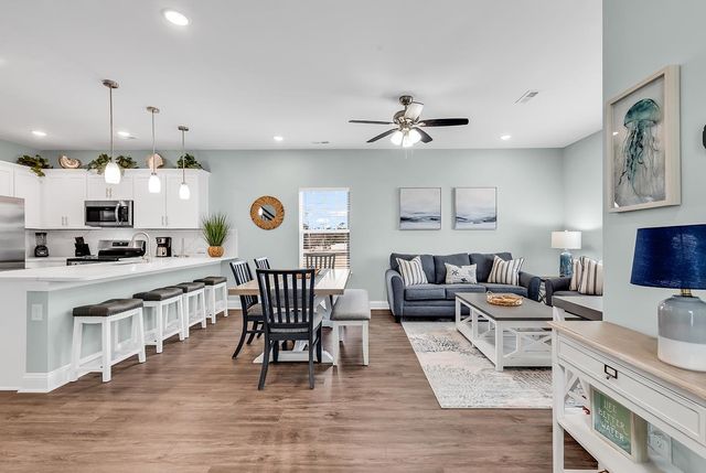 306 6th Ave. N, Myrtle Beach, SC 29577