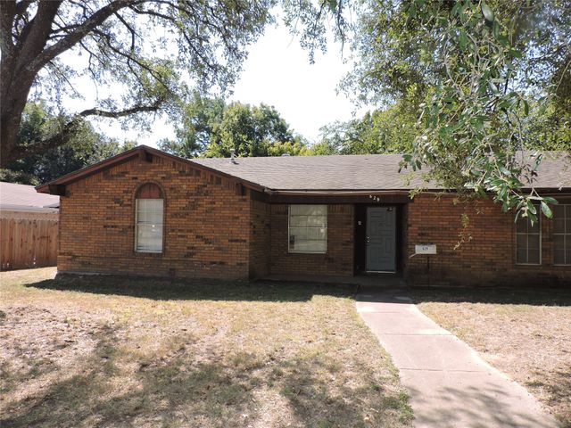 629 Sandra Lane, Burleson, TX 76028