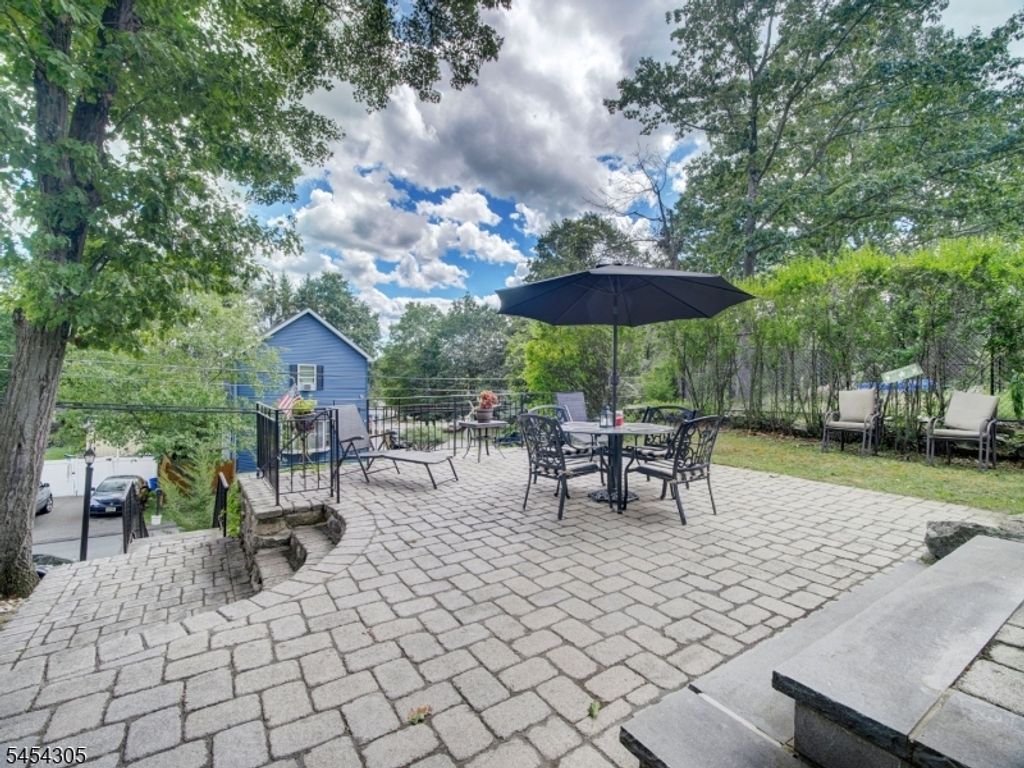 146 Monroe Trl, Hopatcong Boro, NJ 07843 — photo 2